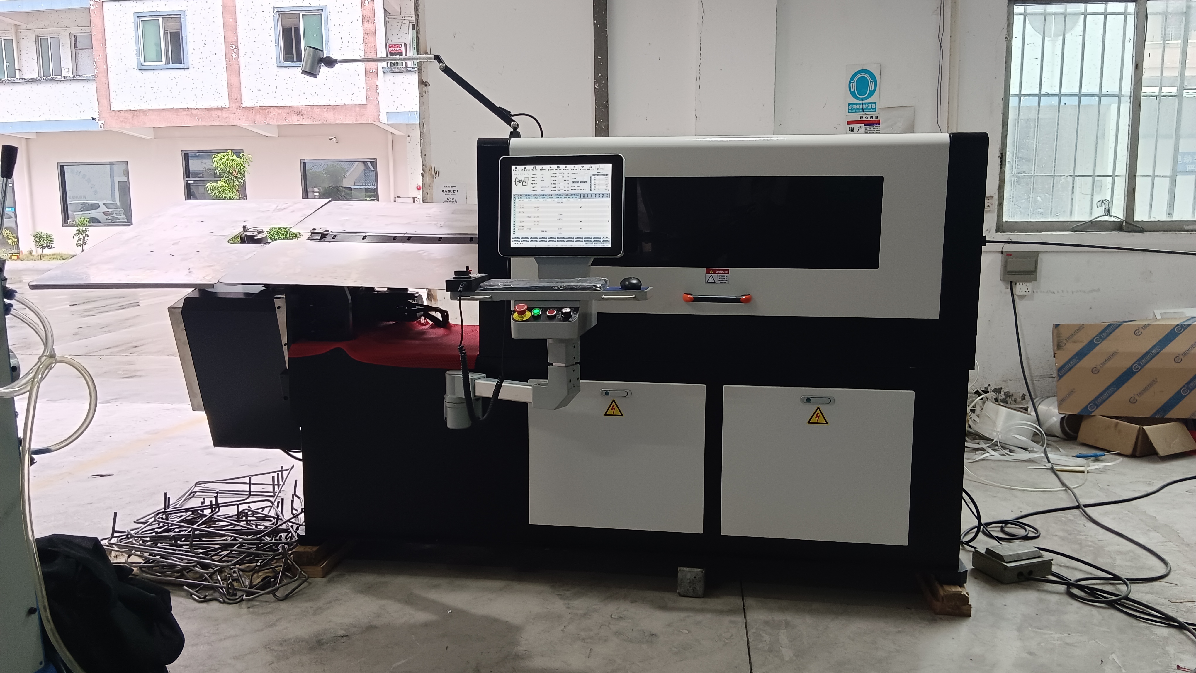 شركة شينشنغ للآلات، شركة صينية مصنعة وموردة لماكينات ثني الأسلاك ثلاثية الأبعاد CNC 7