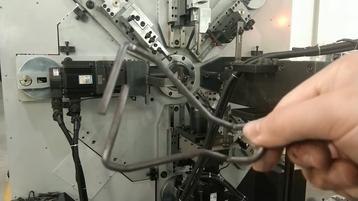American customer customized WG48-12R wire bending machine
