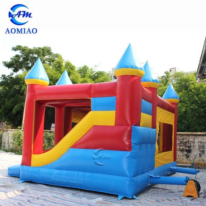 Bounce House With Slide - BO1701 5
