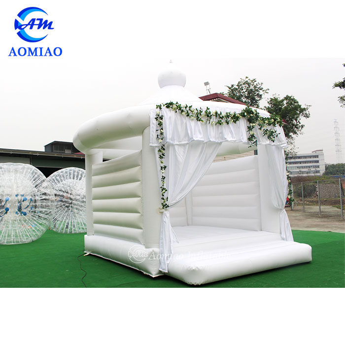 5m x 4m Wedding White Inflatable Bounce House Jumping Castle 4