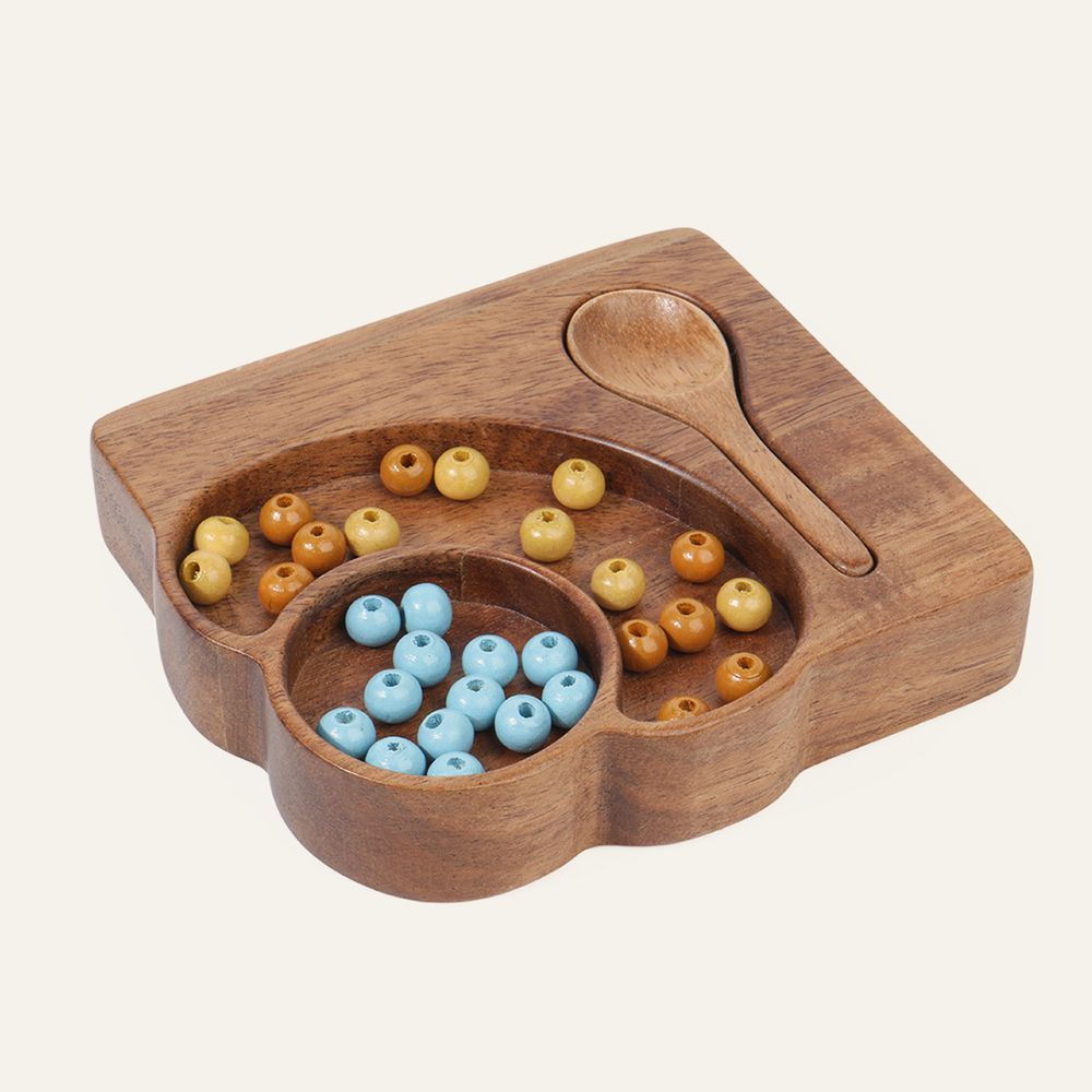 Bandeja de madera Montessori premium para clasificar cuentas, juego para aprender a desarrollar la motricidad fina en niños pequeños, fábrica mayorista de juguetes educativos de madera con marca propia personalizada. 3
