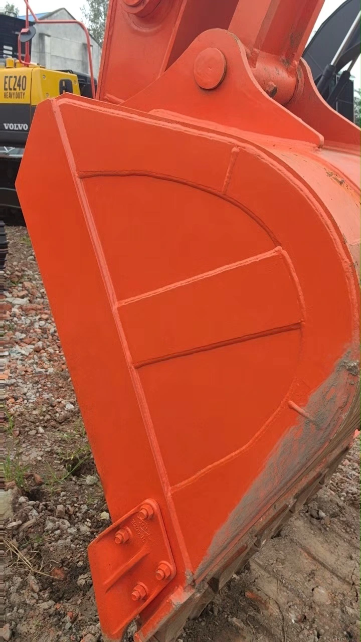 Used Hitachi ZX200 Excavator 20 Ton Crawler Excavator for Sale 1