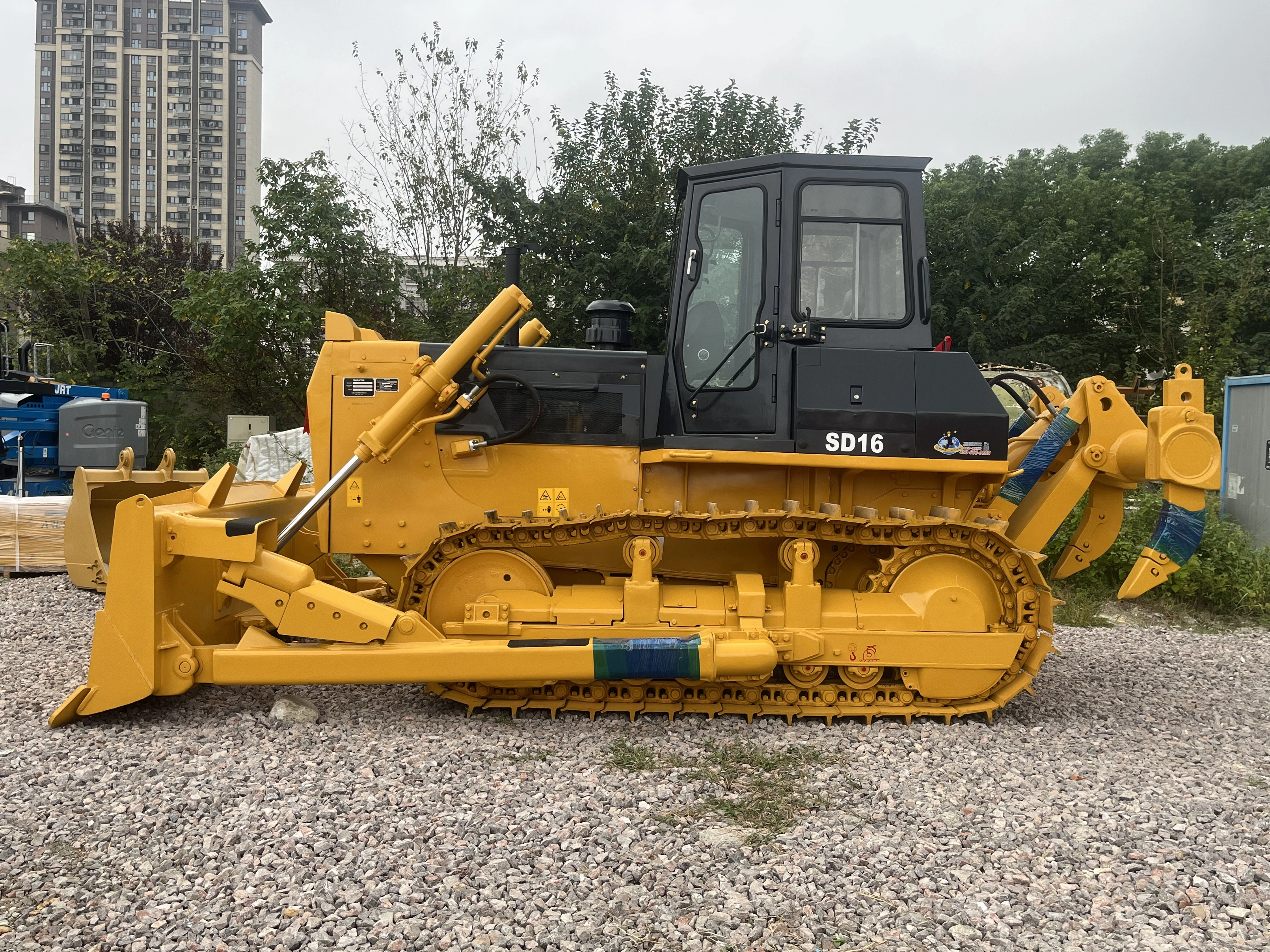 Used Shantui SD16 Bulldozer | Shantui SD16 Crawler Dozer 1