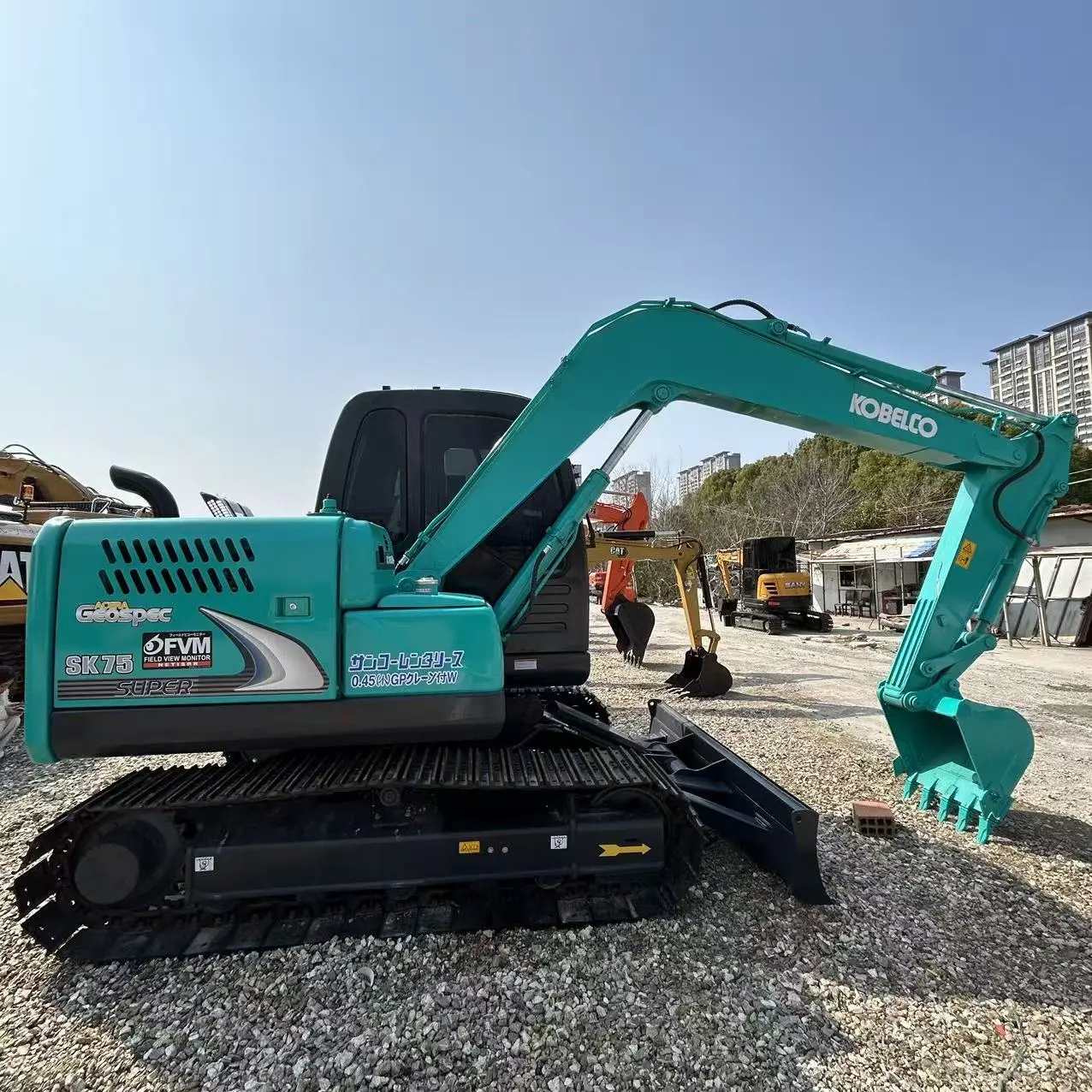 Kobelco SK75 Used Excavator 7.5 Ton Crawler Excavator for Sale 1