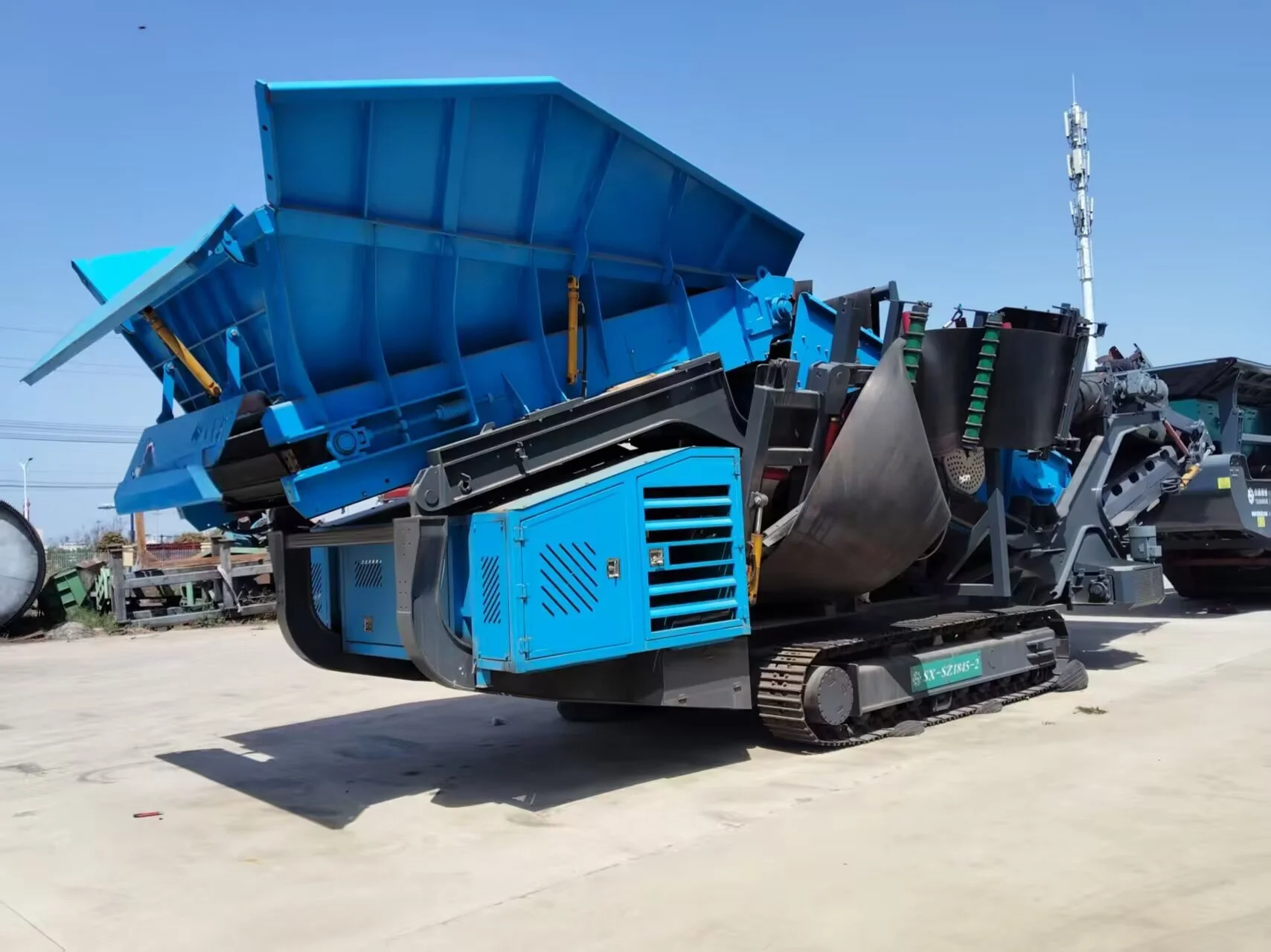 1548 Heavy Duty Vibrating Screen for Sale High Efficiency Aggregate Screening Machine for Quarry and Mining-1791525929471661 1