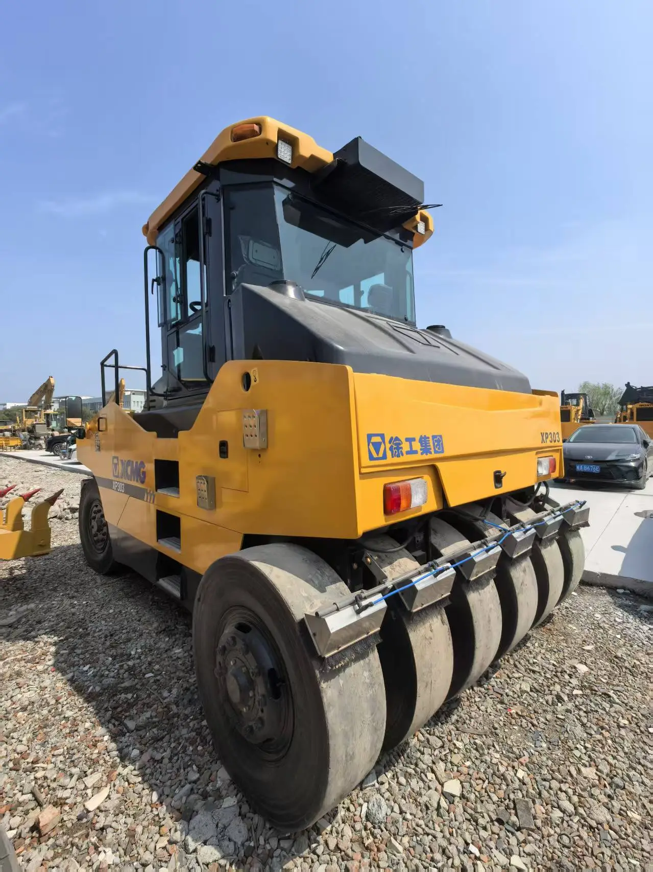 Used XCMG XP303 Pneumatic Tire Roller | XCMG XP303 Road Roller 1