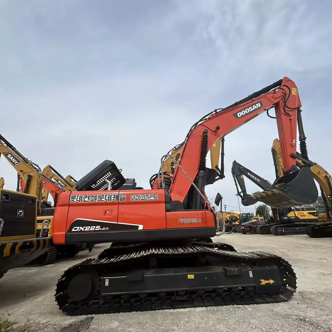 Used Doosan DX225LCA Crawler Excavator for Sale 1