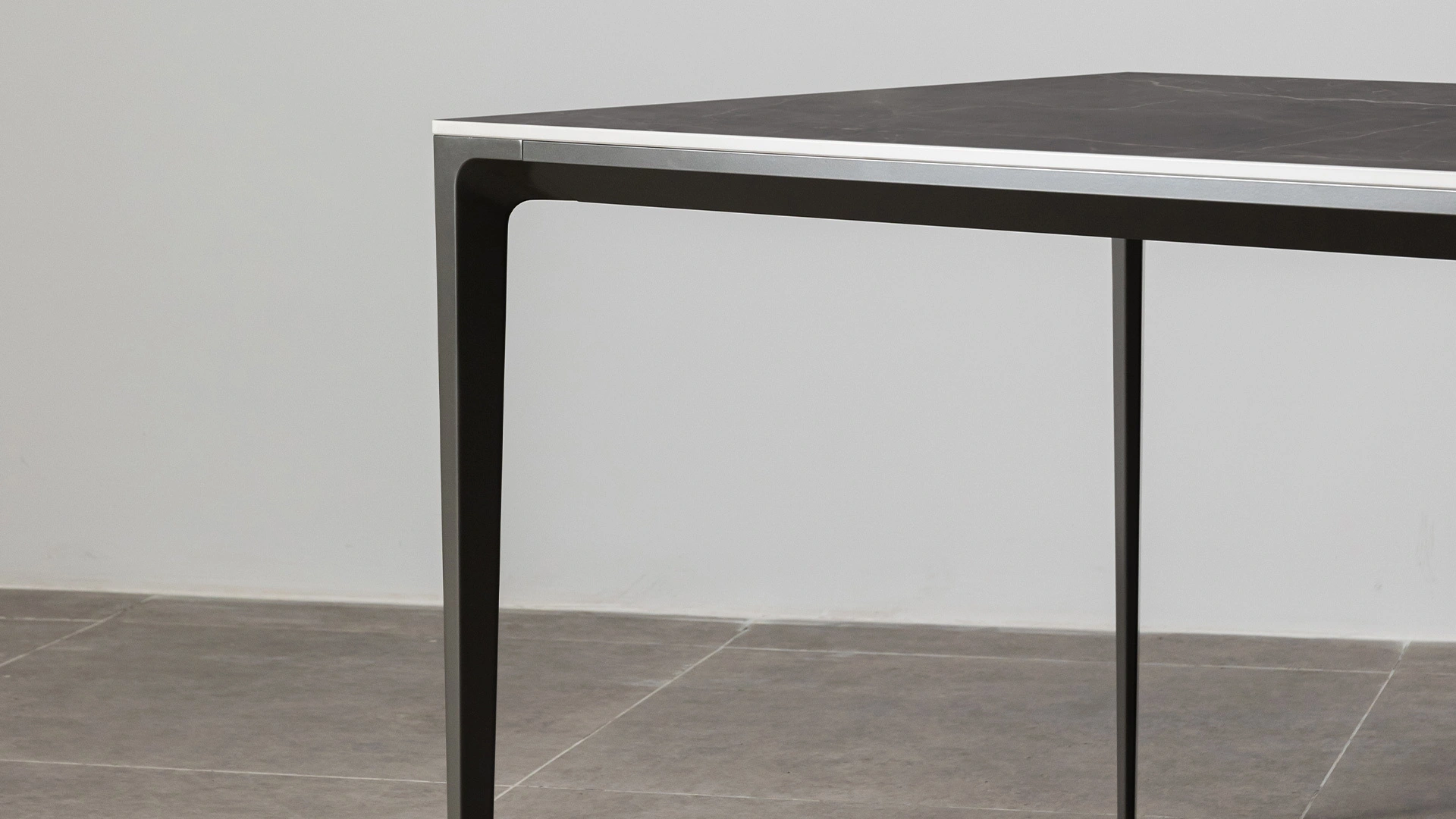 Nuovi tavoli da pranzo moderni minimalisti grigi Pulipis BK Ciandre 4