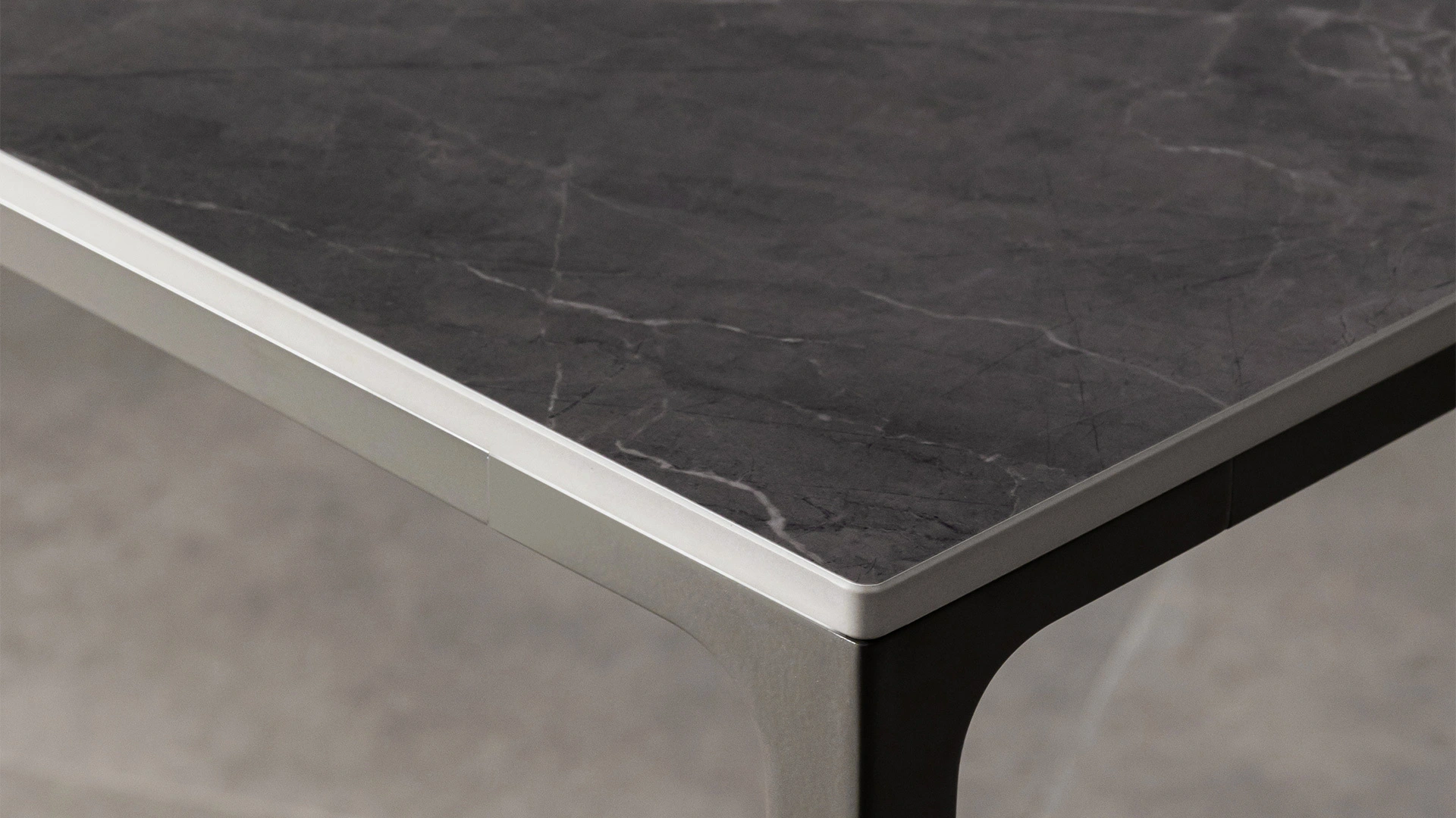 Nuovi tavoli da pranzo moderni minimalisti grigi Pulipis BK Ciandre 5
