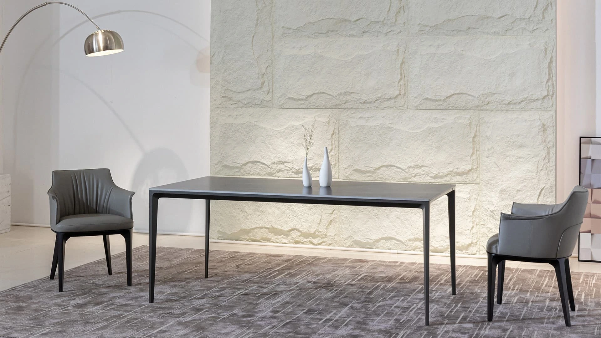 Nuovi tavoli da pranzo moderni minimalisti grigi Pulipis BK Ciandre 3