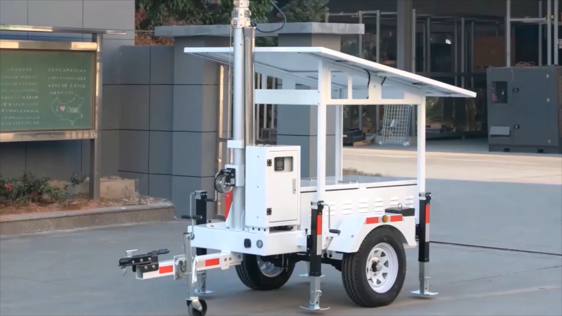 treler cctv solar mudah alih 1
