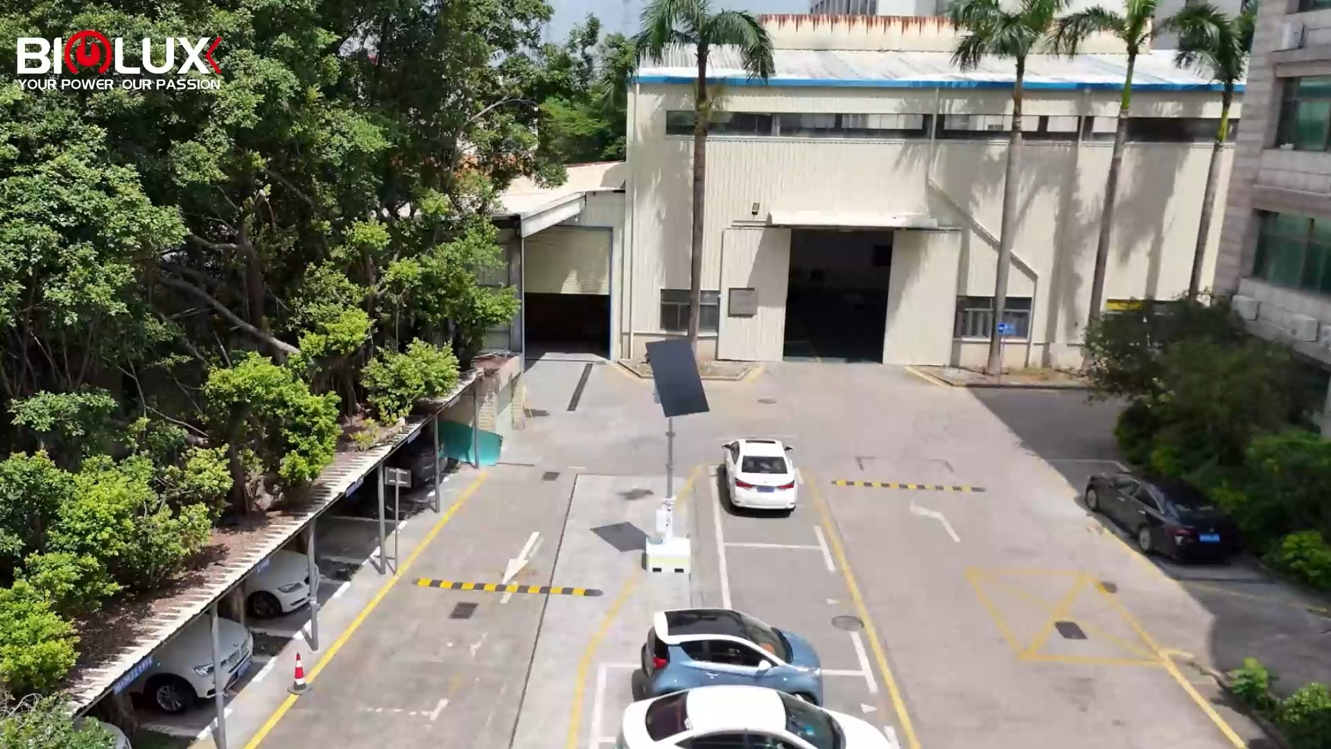 Menara Pengawasan Berkuasa Solar Mudah Alih HiGUARD untuk Tempat Letak Kereta 1