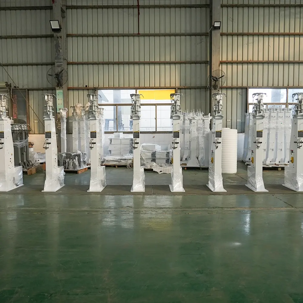 PRODUCTS Mobile Light Tower Series 4