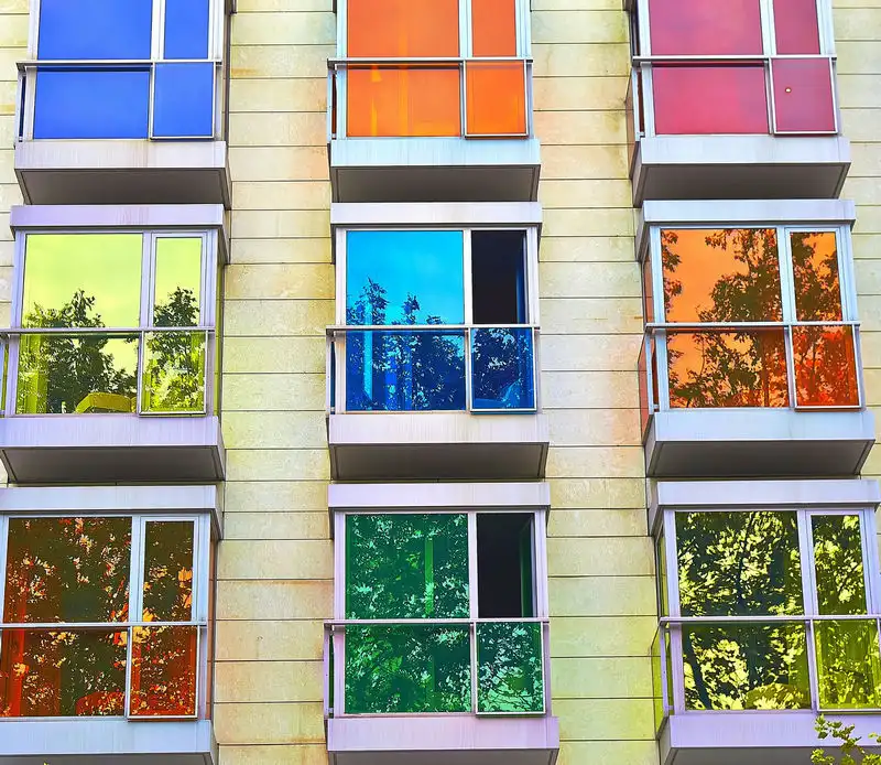 Countewol ウィンドウプライバシーフィルム ステインガラスウィンドウフィルム レインボーウィンドウフィルム ウィンドウクリン ウィンドウフィルムは何でできていますか? - クンリン