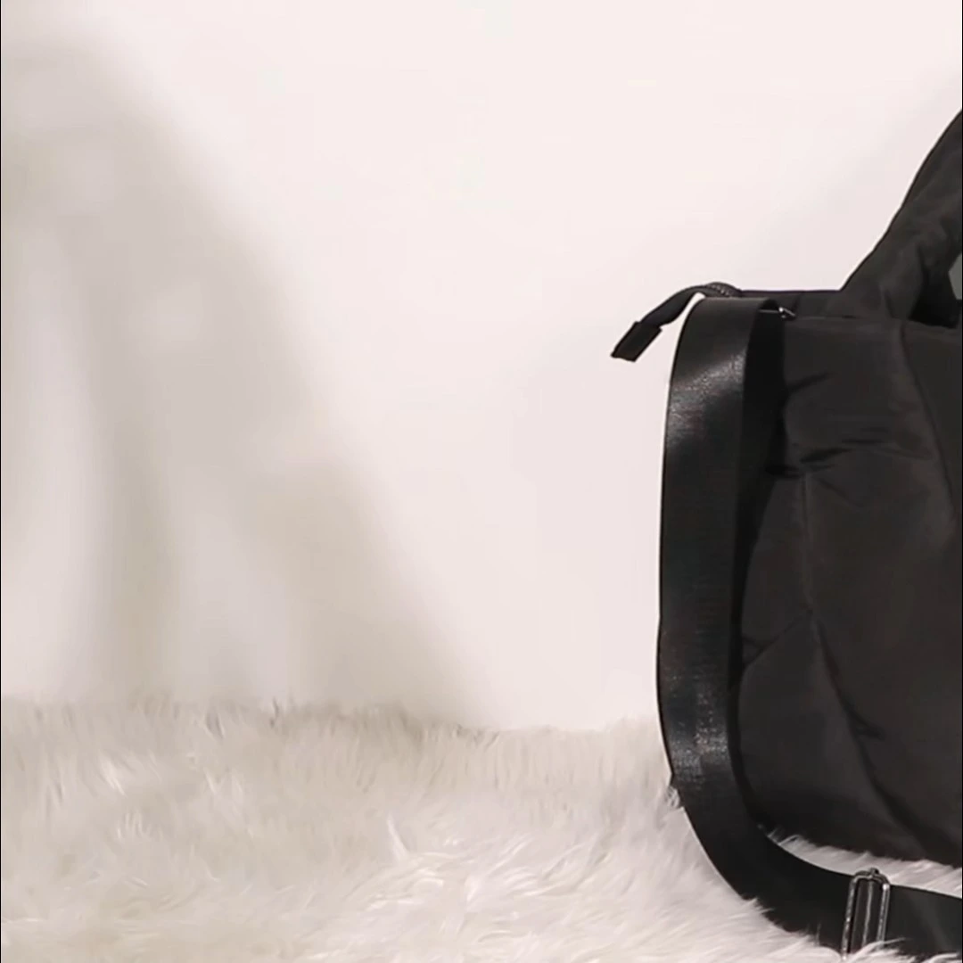 Sac fourre-tout matelassé personnalisé pour femme 1