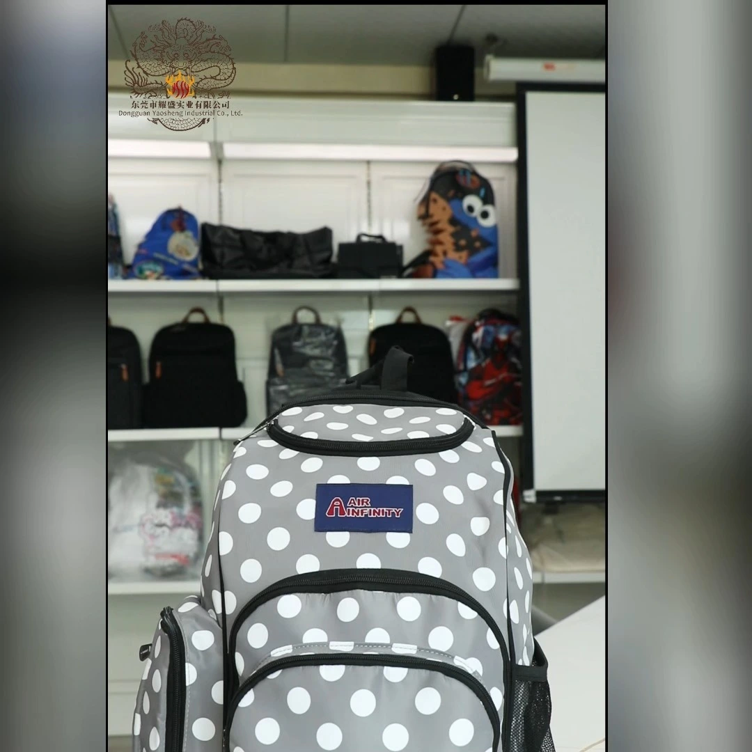 Sac à dos à langer polyvalent pour maman et bébé Sac de voyage pour maman avec motif de logo personnalisé 1