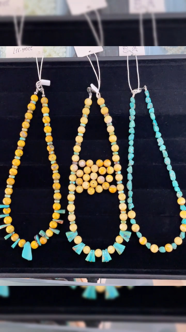 ढीले भौंरे के मोतियों से फ़िरोज़ा नगेट्स के साथ तैयार रत्न हार 9