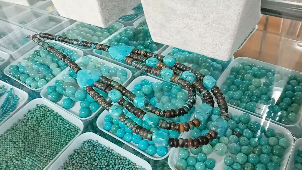 ខ្សែក turquoise ធម្មជាតិ 3 strand turquoise ធ្វើដោយបុរស ខ្សែក turquoise កូនក្រមុំ 9