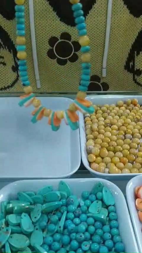 Seeing this series of necklaces is like seeing flowers in full bloom, bright sunshine and mood 9