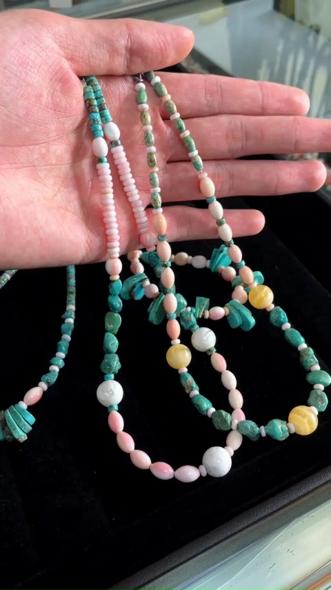 Кабинаи зебои қалби гулобӣ ва маҷмӯи гарданбандҳои хуб тарҳрезишудаи Princess Shell 8