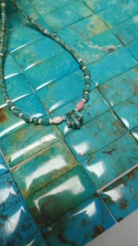 The pink color of the queen conch came out, and against the backdrop of turquoise, it was as clear as jade. 8