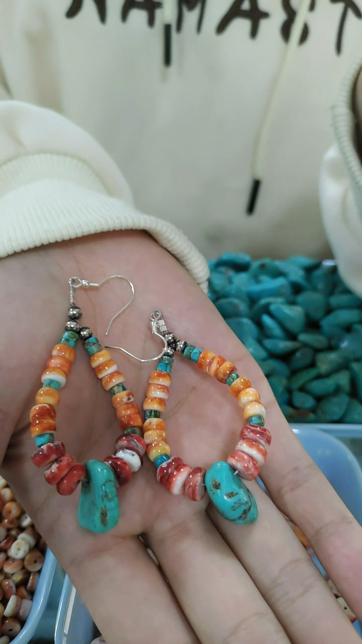 Ek is so lief vir hierdie oorbelle! Dit het 'n rukkie geneem om die ontwerp op hierdie te kry. 9