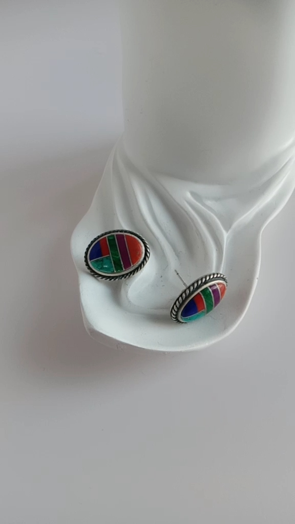 Тиркизна и шилеста острига, таков уникатен и прекрасен културен накит. 9