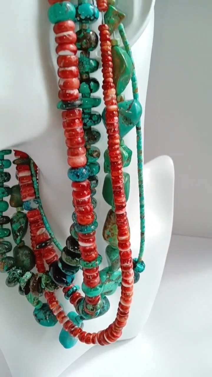 Asoa fai lima lilo, o se paluga o le turquoise ma le mumu. 9