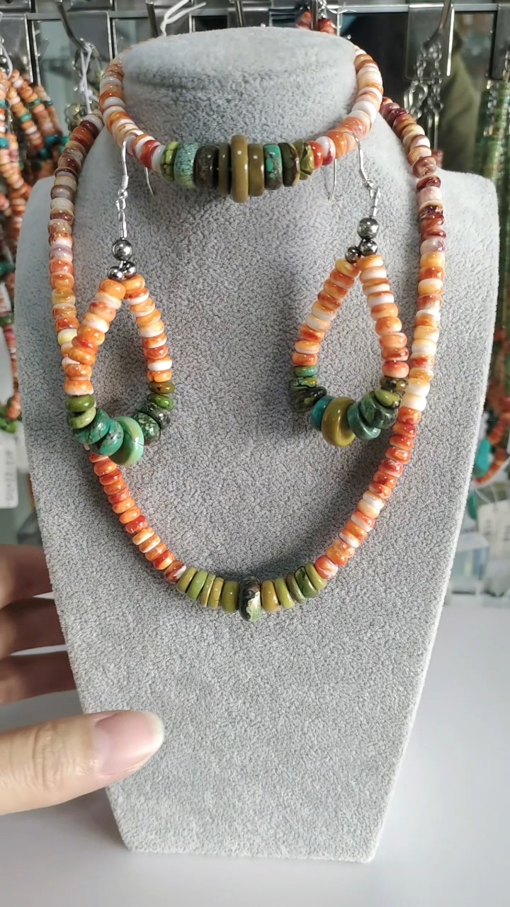 Gözəl firuzəyi və tikanlı istiridye! Gözəl zinət əşyaları düzəldirlər. 9