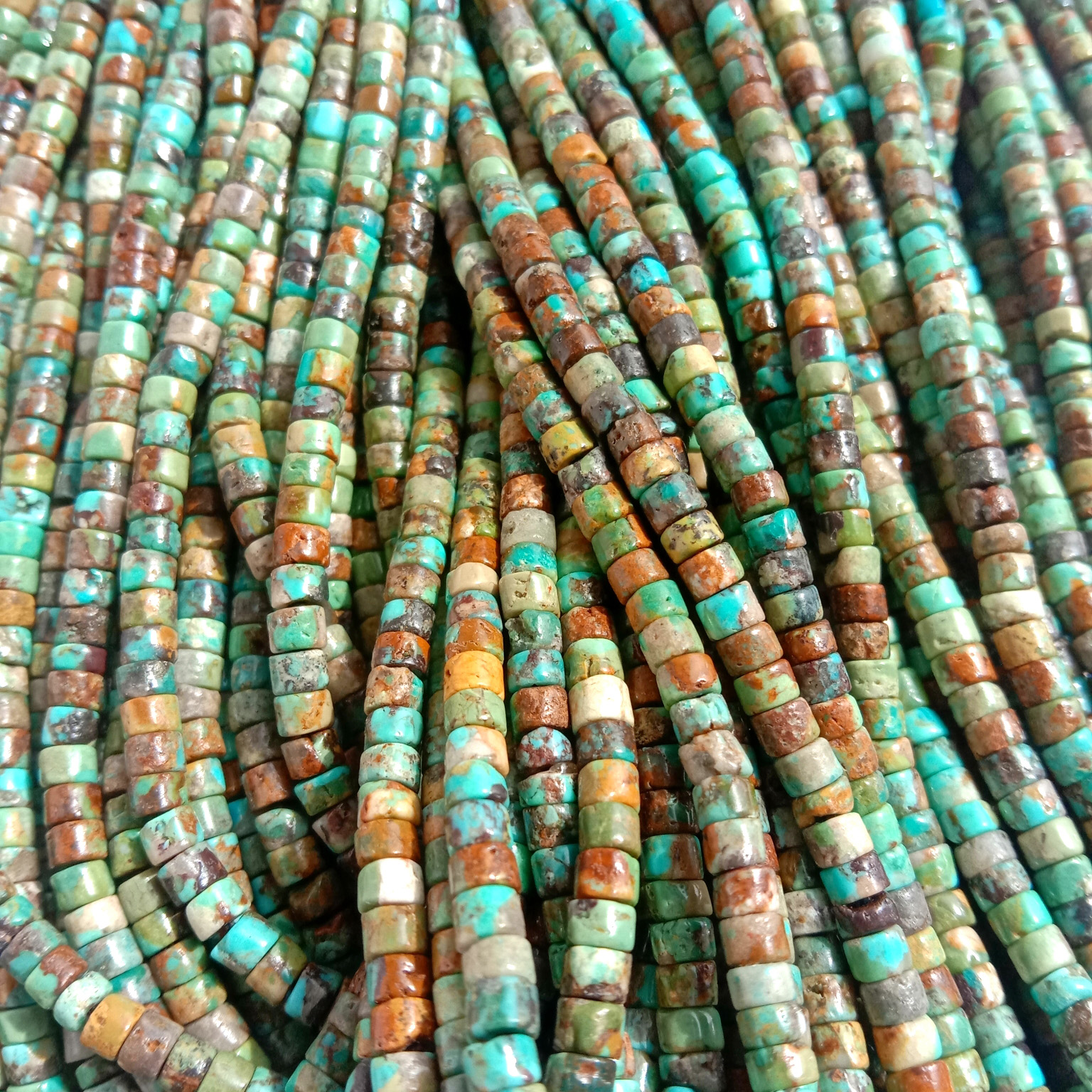 Prirodne tirkizne kuglice Heishi oblika, prave tirkizne duljine, 16” graduirana veličina 18