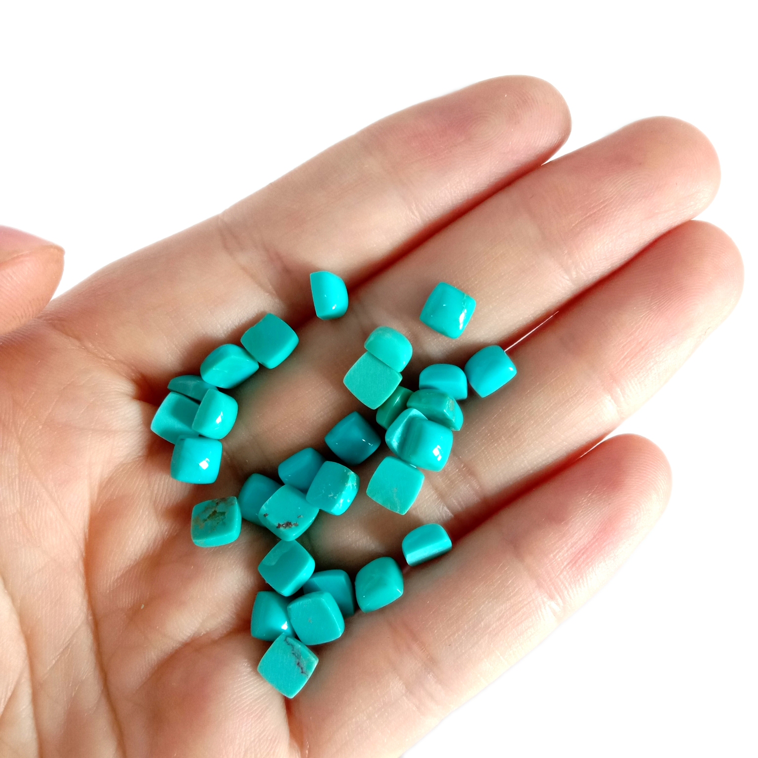 ਨੈਚੁਰਲ ਐਰੀਜ਼ੋਨਾ ਟਰਕੌਇਜ਼ ਕੁਸ਼ਨ ਸ਼ੇਪ 5*5MM ਨੀਲਾ ਫਿਰੋਜ਼ੀ ਕਿੰਗ ਮੈਨ ਫਿਰੋਜ਼ੀ ਕੈਬੋਚੋਨ 15