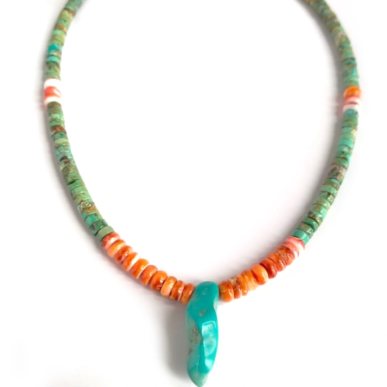 អង្កាំ Heishi ធម្មជាតិ Turquoise ជាមួយខ្សែក Spiny Oyster 1