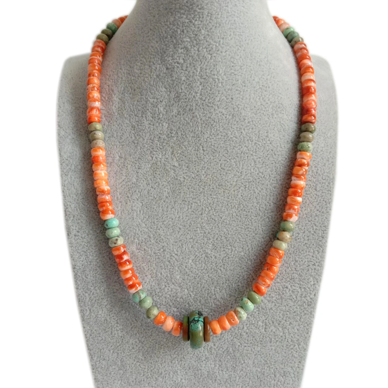 ខ្សែកជាមួយ Spiney Oyster Orange Orange និង Turquoise Beads 1