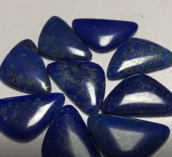 Lapis lazuli cabochon مثلث قیمتی کیفیت نرم قیمتی ډبره 2