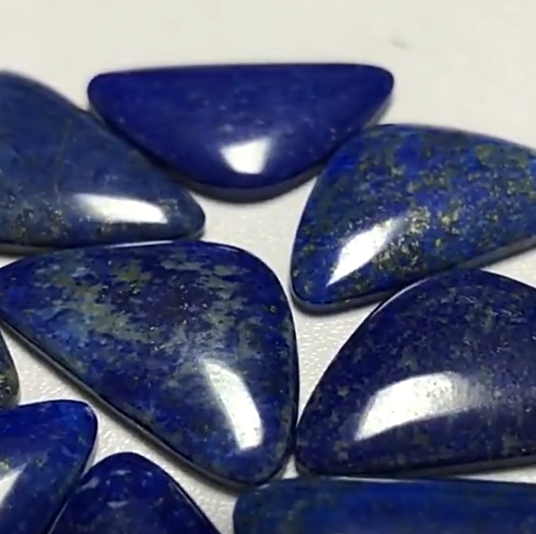 Lapis lazuli cabochon مثلث قیمتی کیفیت نرم قیمتی ډبره 4