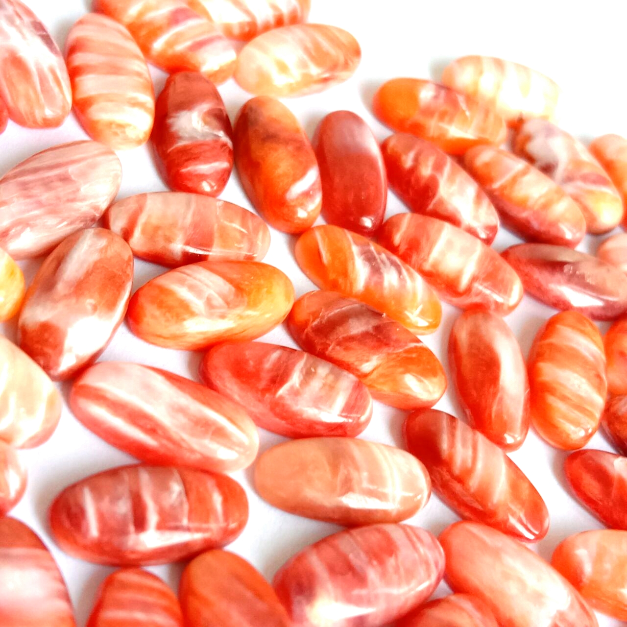 Perle ovali lunghe Perle di conchiglia d'ostrica spinosa Perle rosse arancioni Perle di gioielli ovali lunghe rosse 6x12mm 14