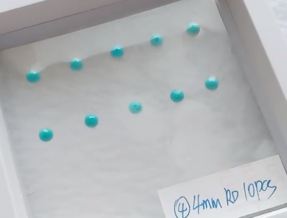 ஜெம்ஸ் ப்ளூ டர்க்கைஸ் அளவுகள் 4 மிமீ கபோச்சோன் 9