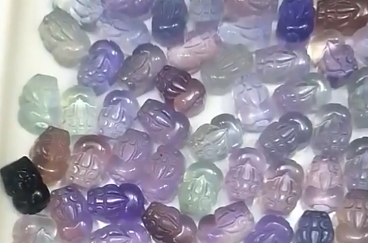 Cerfio Naturiol Fflworit Cerfiedig Gemstone 8