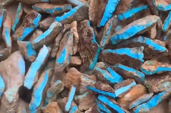 Природни пирит Тиркизниот камен сурова руда Стоун 9