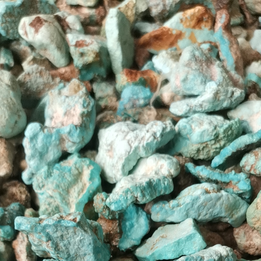 Clachan amh Turquoise a 'slànachadh criostalan 16