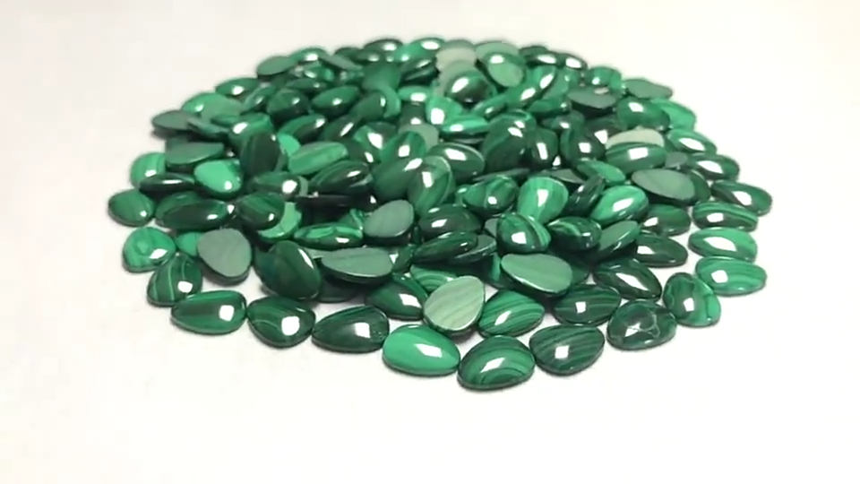 Табиғи ашық жасыл малахит кабохон ашық түсті 14