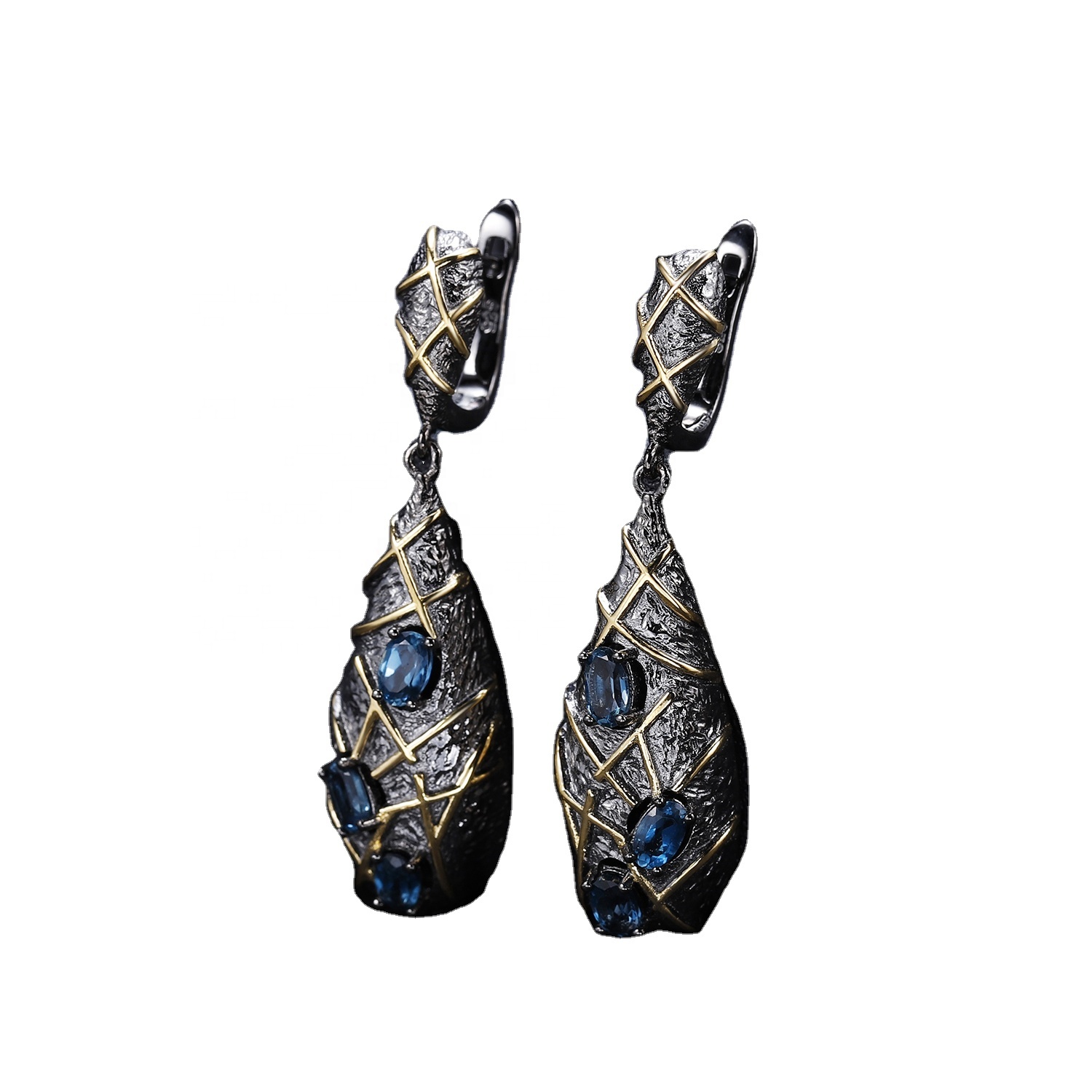 Blue Corundum Gold Earring 32