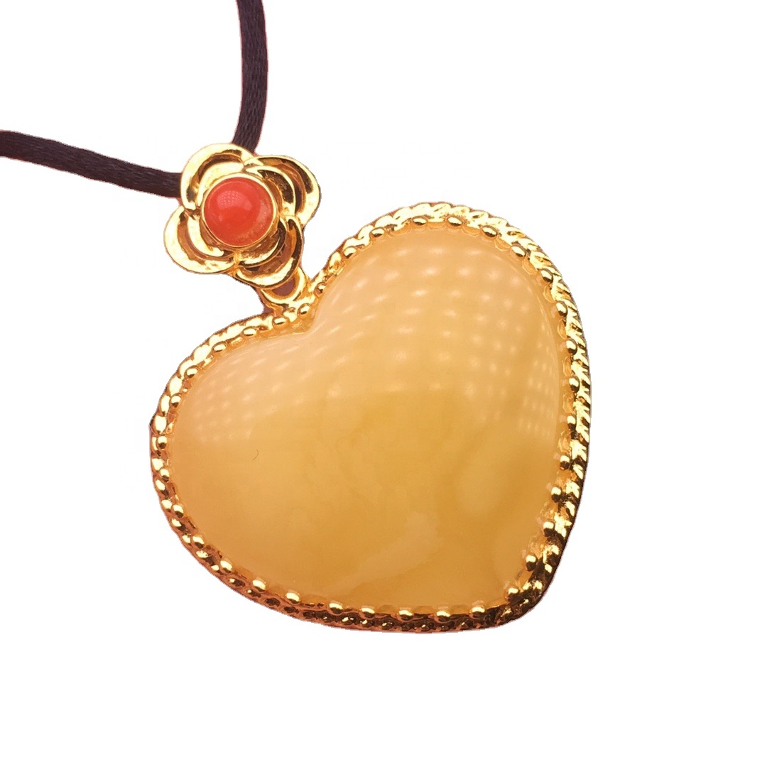 இதய வடிவிலான நன்ஹாங் ஸ்டோன் தங்கம் அம்பர் பதக்கத்தை பூசியது 7