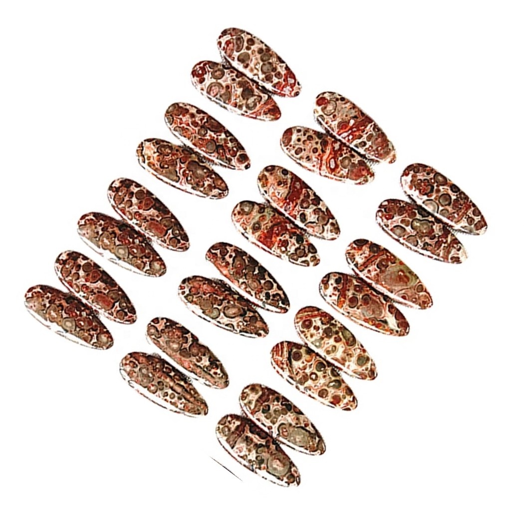 Prirodni leopard s kožom lijevo i desno 34