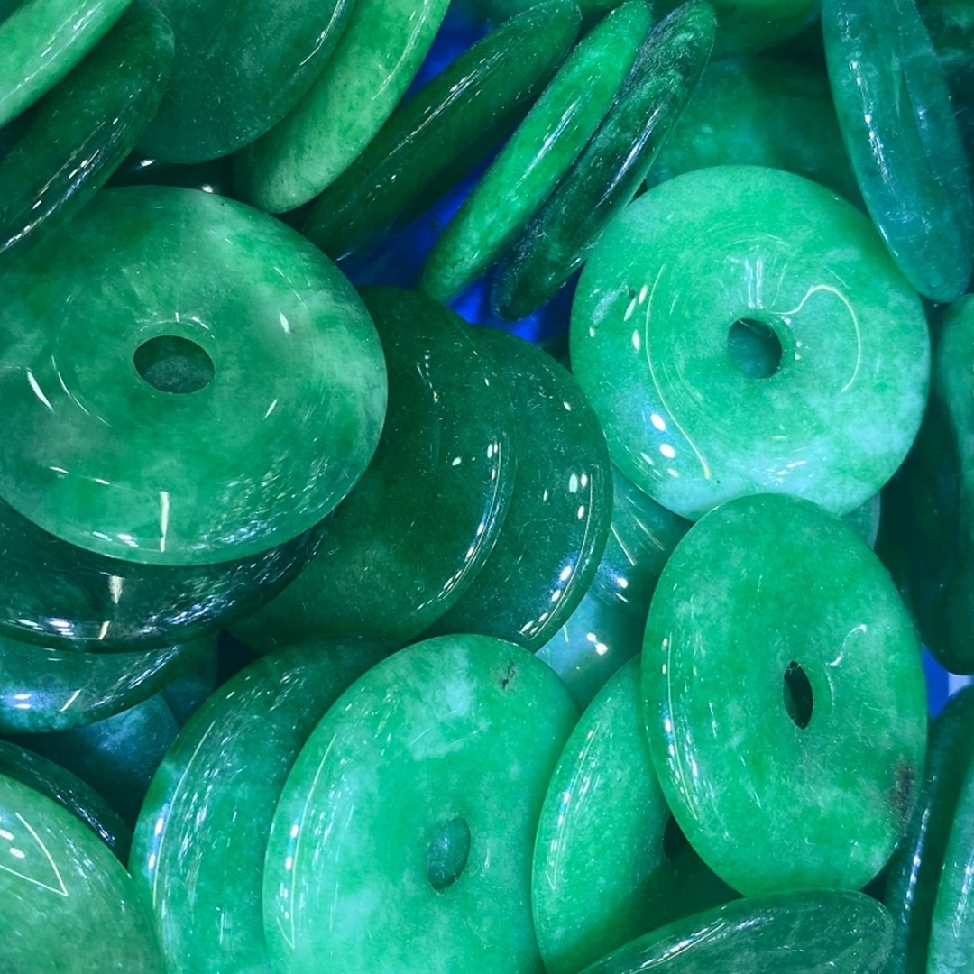 Jade e tala ea tlhaho lifaha tse chitja tsa PreciousGemstones tsa genuinegemstone 1
