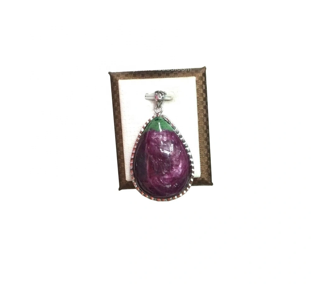 Beautiful Natural Epidote Stone Wands Points Red Ruby Pendant In Green  For Sale 1