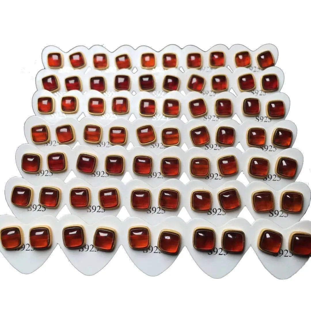 NATURAL GARNET GEMSTONE SQUARE SHAPE CABOCHON 7mm 1