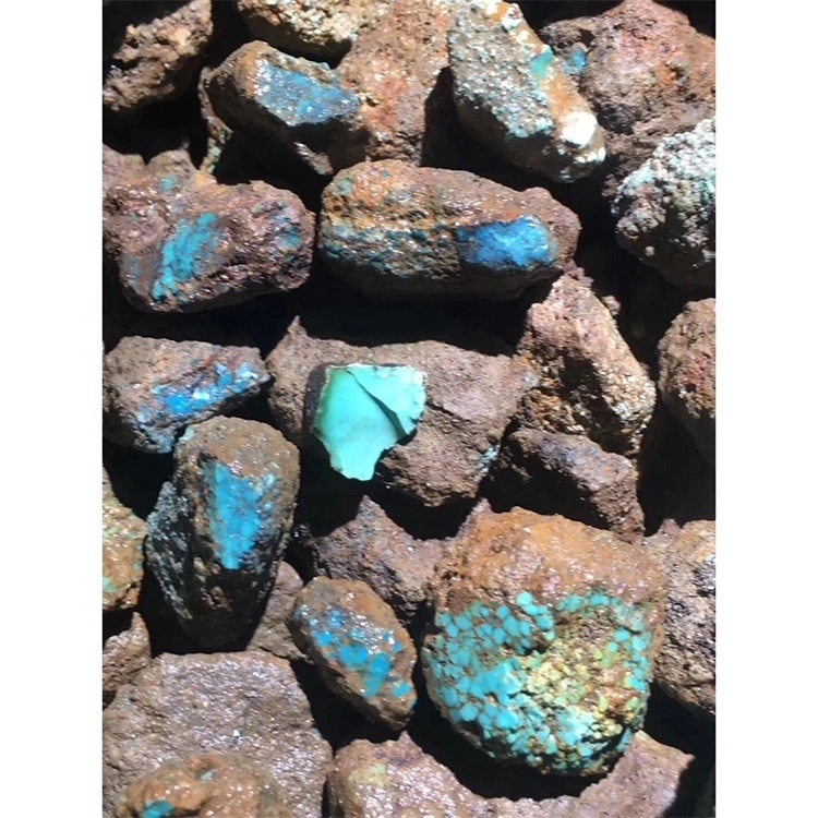 Turkisa Ŝtono Malglata Verda Blua Gemo Neĝado Verda Gemo Pogranda Alta Grada Krudaj Netranĉitaj Mineraloj 1