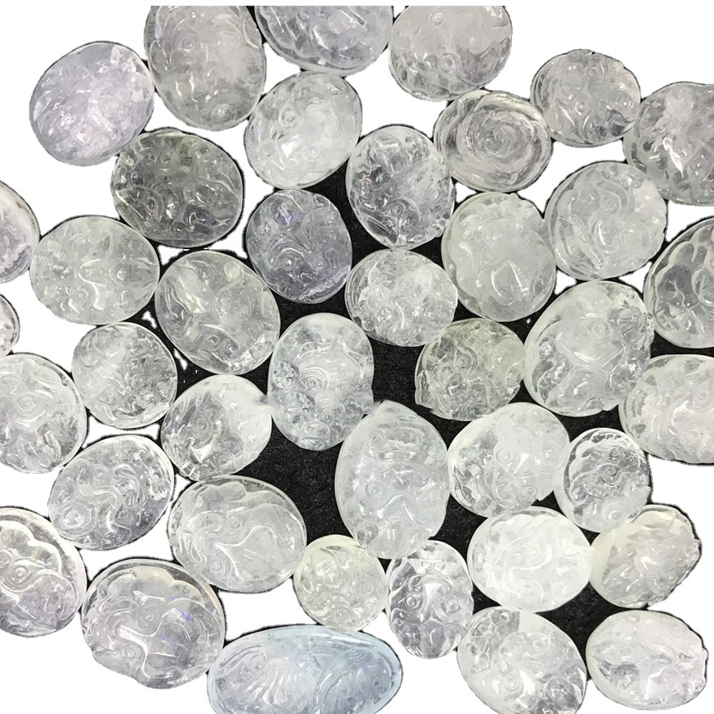 Anumanu na ụmụ anụmanụ na-acha na okooko osisi na caborons na-eme mkpọtụ 1