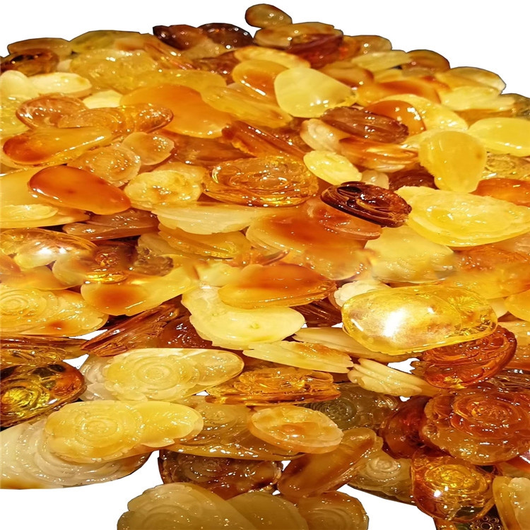 Amber dabiiciga ah wuxuu ka baxaa gacanta gacmo-gacmeed galka galka cognacka cognac ee dahabka dahabka ah 21